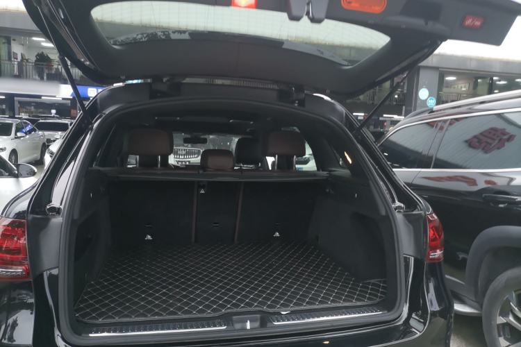 Used Mercedes-Benz GLC 2020 Facelift GLC 260 L 4MATIC Luxury Edition
