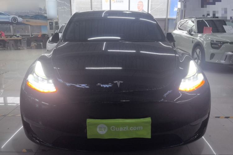 Used Tesla Model Y 2023 Long-Range All-Wheel-Drive Version
