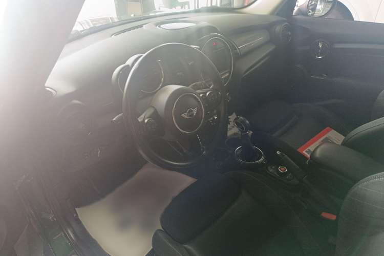 Used  MINI 2016 1.5T COOPER Five-Door Edition
