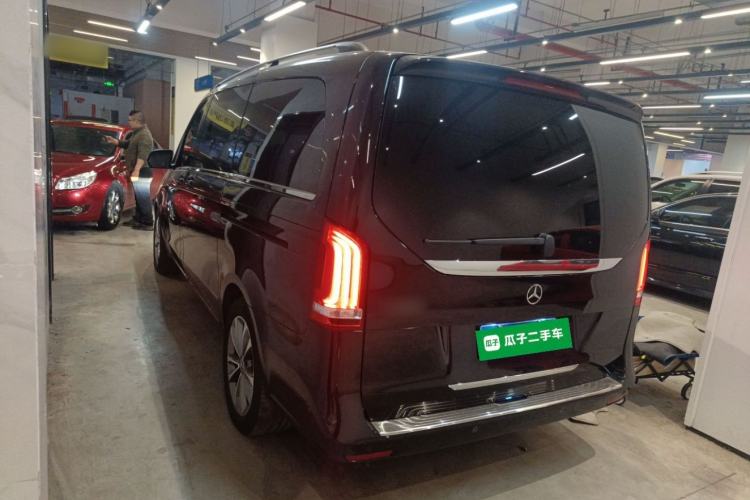 Used Mercedes-Benz V-Class 2020 V 260 Avantgarde Edition
