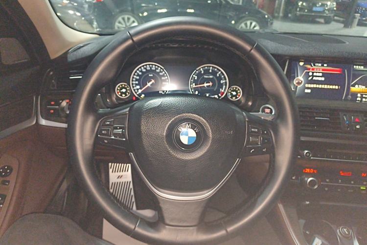 Used BMW 5 Series 2014 525Li Luxury Design Package
