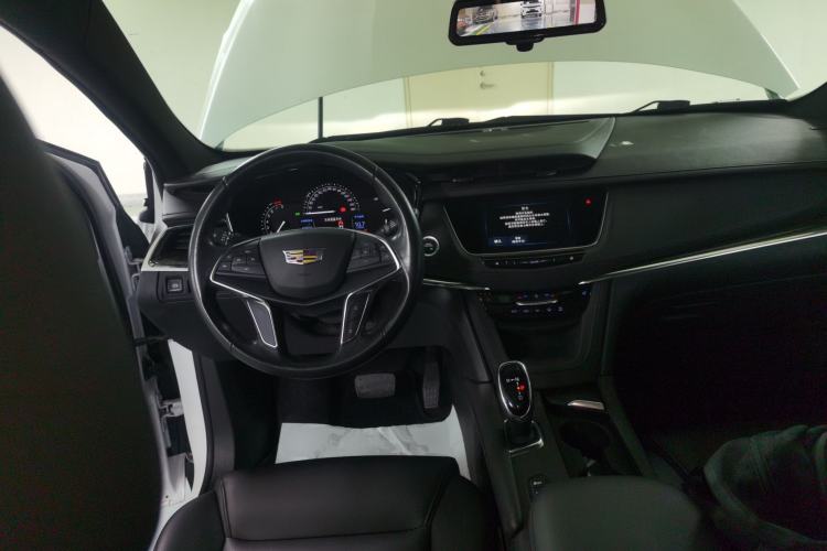 Used Cadillac XT5 2018 28E Four-Wheel Drive Tech Version