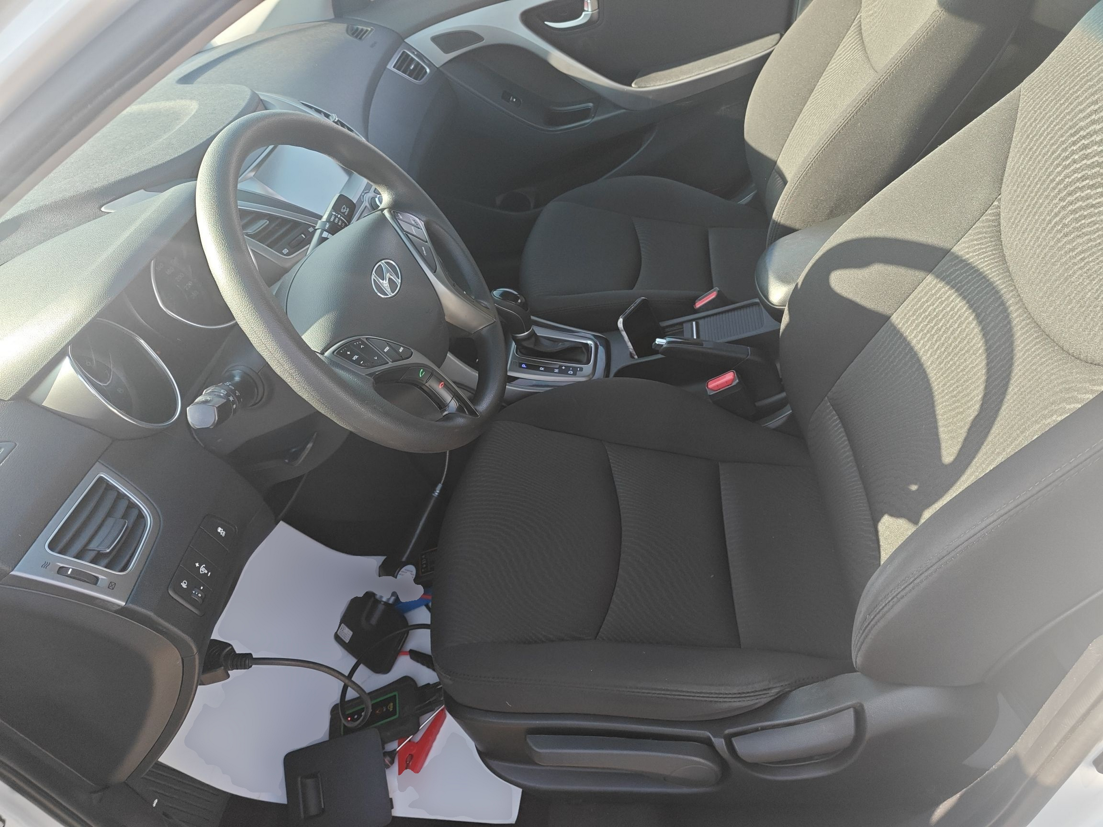 Переднее сиденье в автомобиле