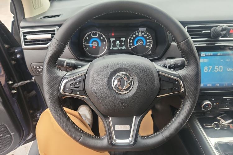 Used Dongfeng Fengon 580 2016 1.5T Manual Luxury Version
