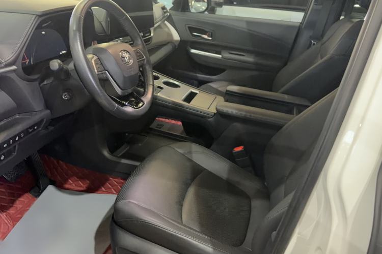 Used Toyota Granvia 2023 2.5L Hybrid Flagship VIP Edition