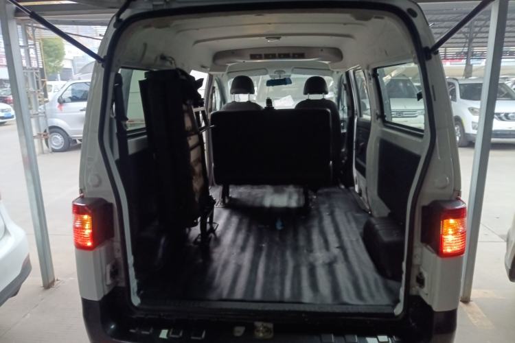 Used Jinbei Gold Hiace M Classic 2022 1.5L Travel Lion Passenger Van 6 Seats
