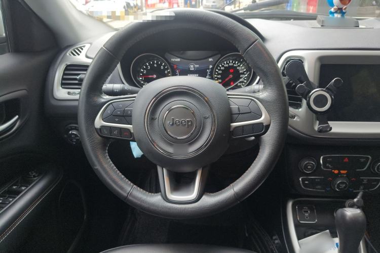 Used  Compass 2017 200T Automatic Family Edition
