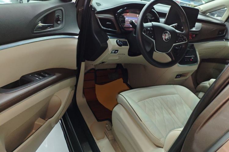 Used Buick GL8 2023 Land Executive Class 652T Luxury Model
