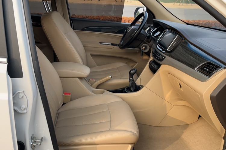 Used Baojun 730 2016 1.5L Manual Comfort Version 7 Seats China V Emission Standard