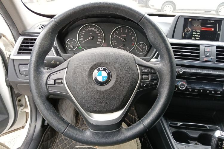 Used BMW 3 Series 2016 316Li Fashion Model
