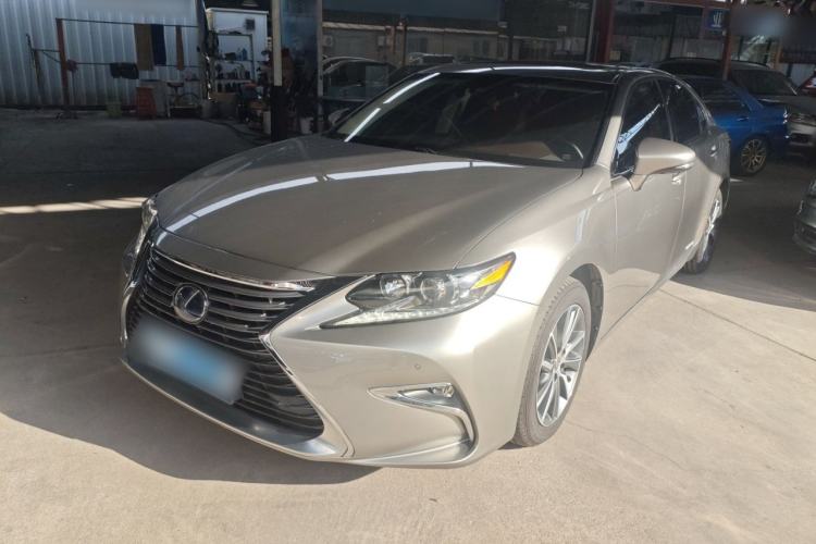 Used Lexus ES 2015 300h Comfort Edition
