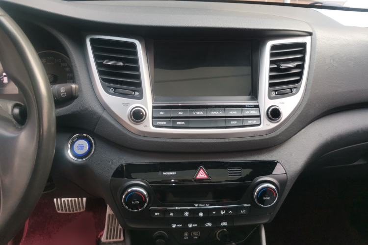 Used Hyundai Tucson 2018 1.6T Dual-Clutch Two-Wheel Drive 15th Anniversary Special Edition
