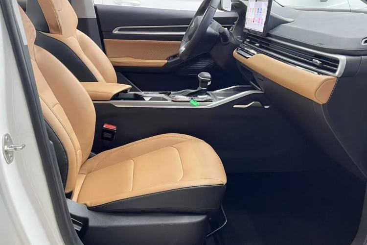 Used Geely Auto Emgrand 2025 4th Generation 1.5L CVT Flagship Version
