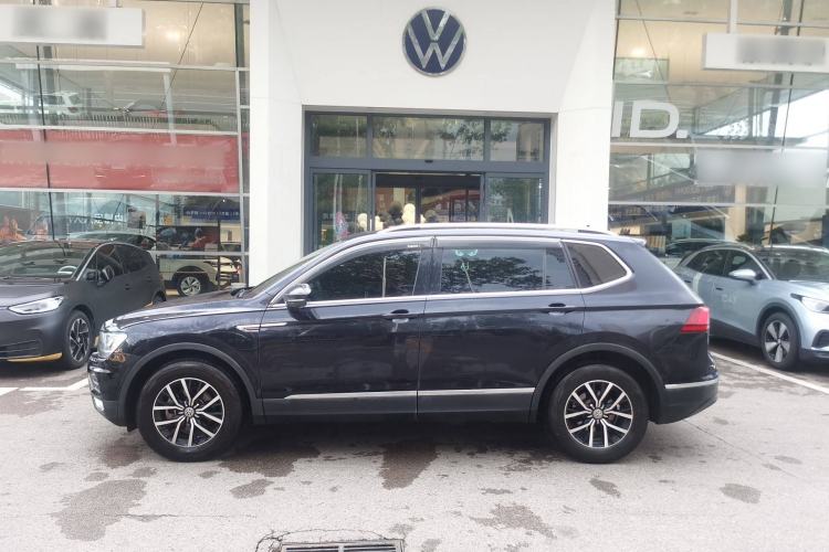 Used Volkswagen Tiguan L 2017 330TSI Automatic Two-Wheel Drive Luxury Edition
