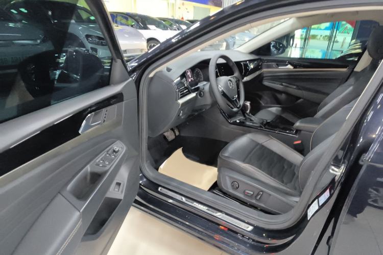 Used Volkswagen Passat 2020 330TSI Elite Edition China VI
