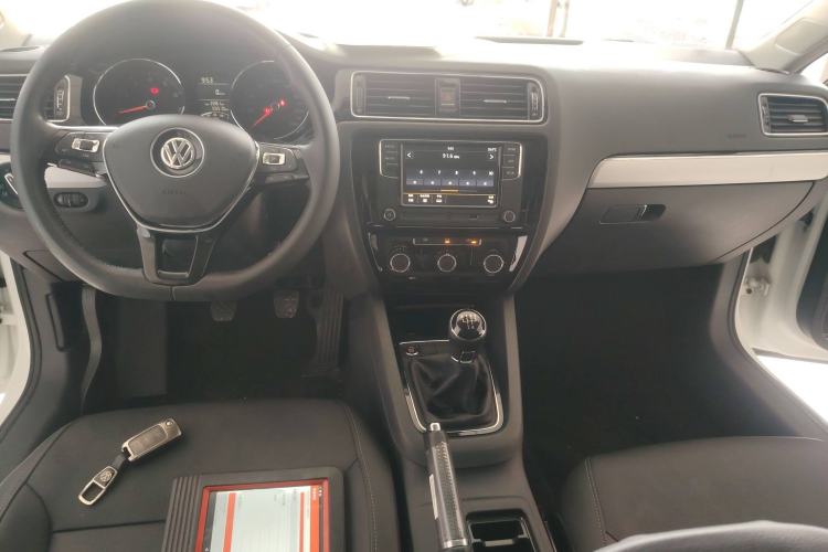 Used Volkswagen Sagitar 2018 1.6L Manual Comfort Model