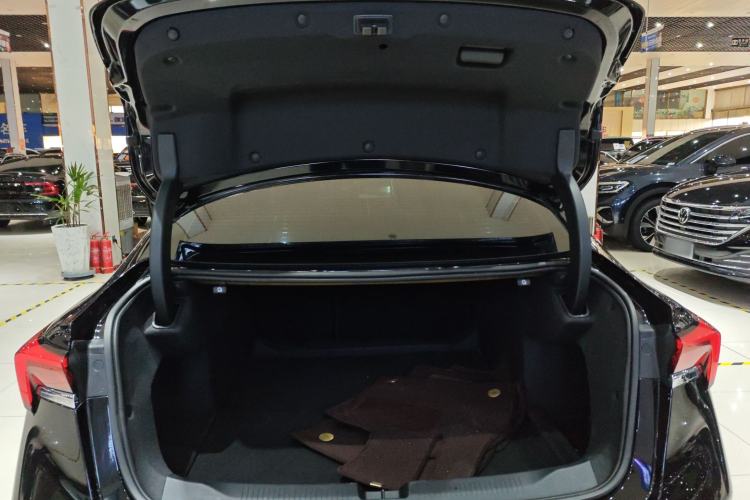 Used Buick LaCrosse 2025 28T Platinum Edition
