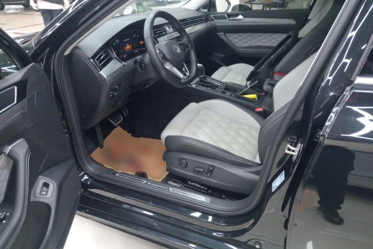 Used Volkswagen Magotan 2023 2 Million Units Limited Edition 330TSI DSG Leading Version
