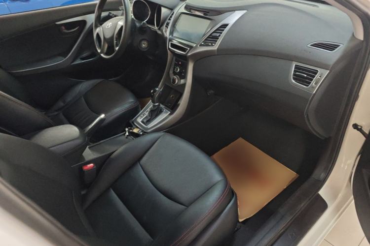 Used Hyundai Elantra 2016 1.6L Automatic Smart Version
