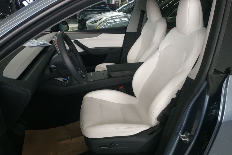 Used Tesla Model Y 2025 Rear-Wheel-Drive Version