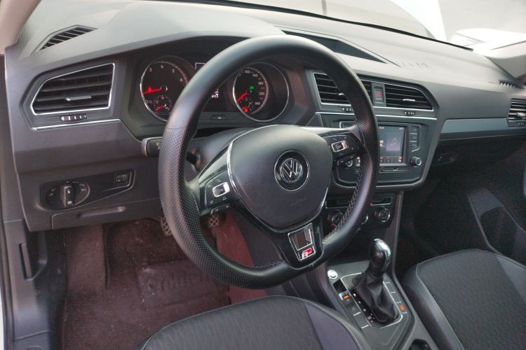 Used Volkswagen Tiguan L 2017 330TSI Automatic Two-Wheel Drive Luxury Edition
