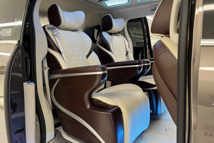 Used Buick GL8 2023 Land Executive Class Smart Enjoyment Model