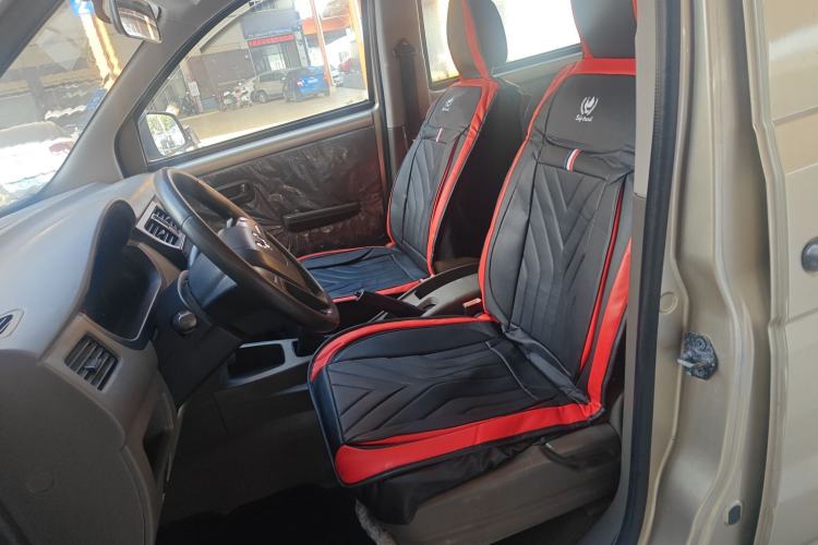 Used Wuling Rongguang V 2016 1.5L Practical Version Non-Power-Assisted
