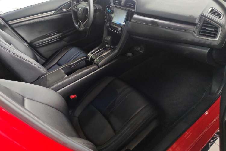 Used Honda Civic 2021 HATCHBACK 220TURBO CVT New Trendsetter
