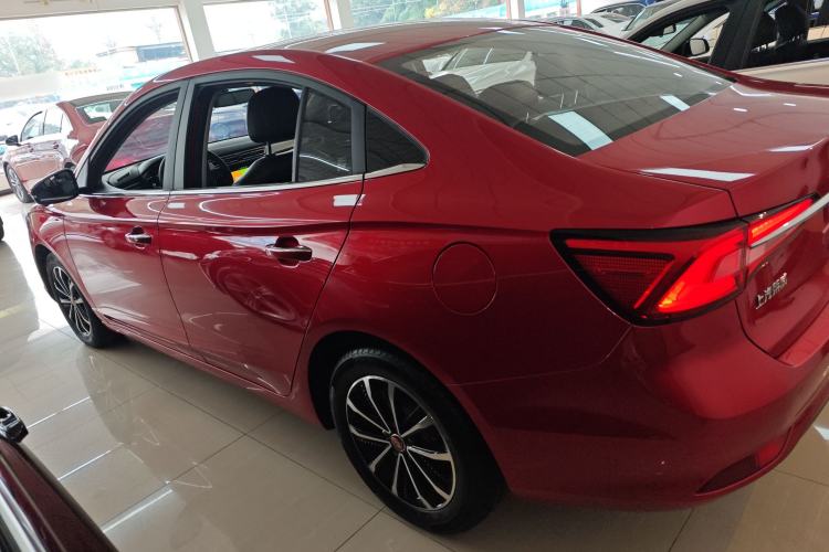 Used Roewe i5 2020 1.5L Automatic 4G Connect Luxury Flagship Edition
