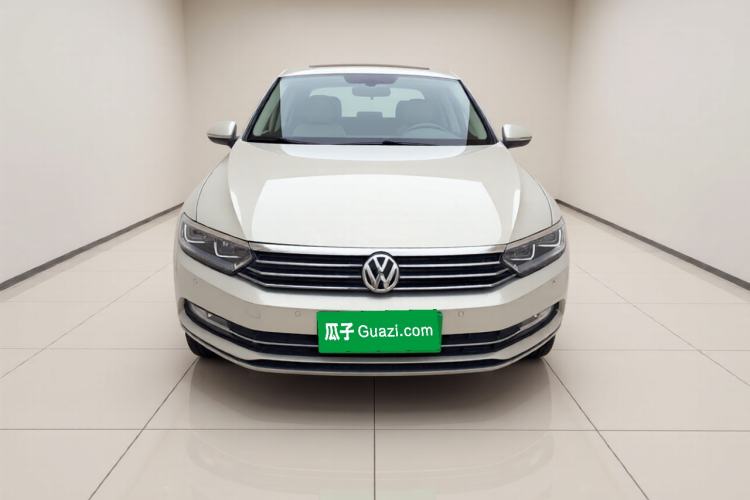 Used Volkswagen Magotan 2017 330TSI DSG Luxury Model
