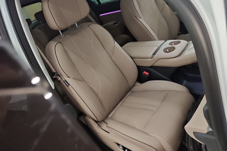 Used XPeng X9 2025 740 Ultra-Long Range Max
