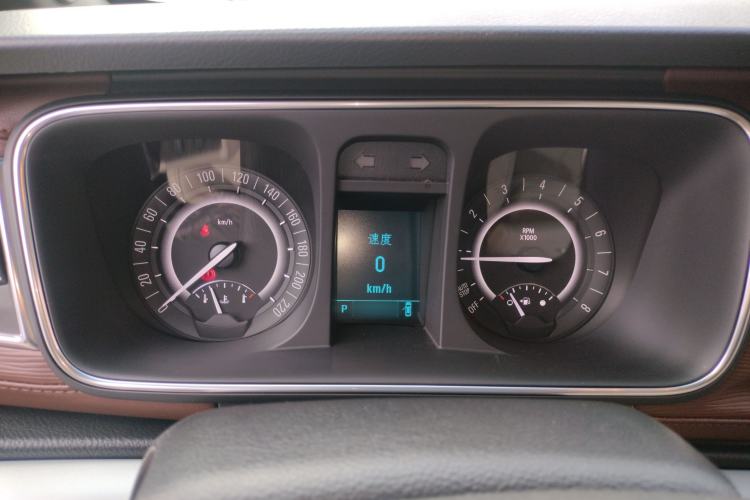 Used Buick GL8 2018 28T Luxury Model China VI Standard
