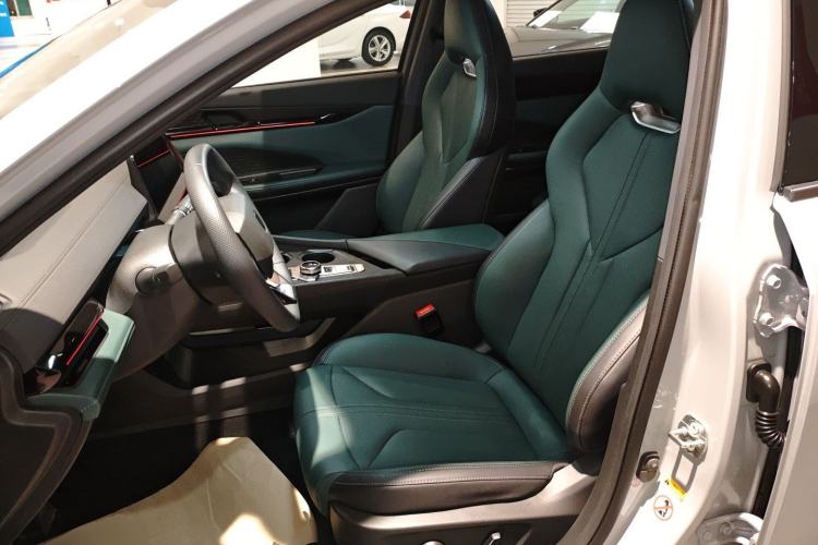 Used Changan UNI-V iDD 2024 Blue Whale Smart Electric iDD 136km Luxury Model
