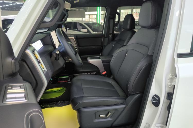 Used  V23 2025 401 Two-Wheel Drive Advanced Edition
