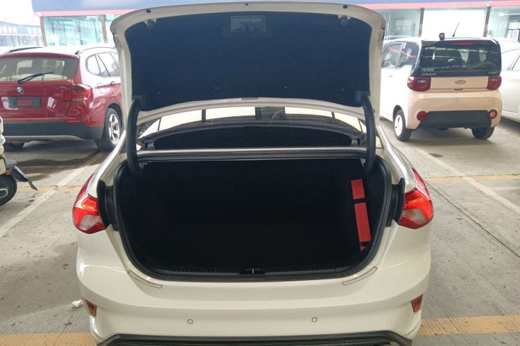 Used Ford Focus 2020 Sedan EcoBoost 180 Automatic Trend Edition
