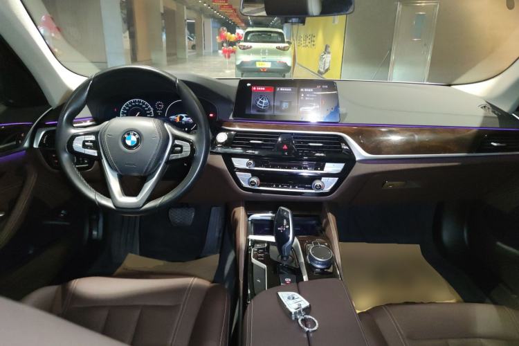 Used BMW 5 Series 2019 525Li Luxury Package
