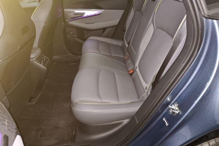 Used Lynk & Co 08 EM-P 2025 220 km All-Wheel-Drive Performance Halo