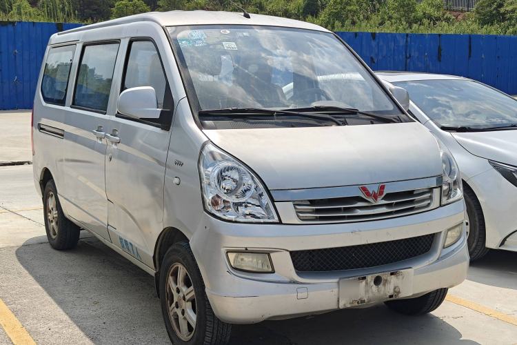 Used Wuling Rongguang 2014 1.5L S Standard Version
