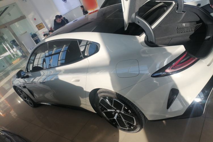 Used  SU7 2024 Rear-Drive Ultra-Long Range Advanced Pro-Level Intelligent Driving Version
