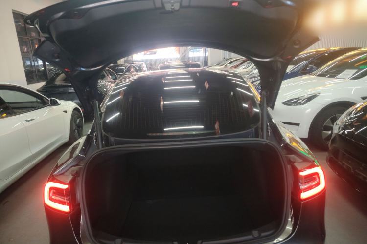 Used Tesla Model 3 2019 Long-Range Rear-Wheel-Drive Version
