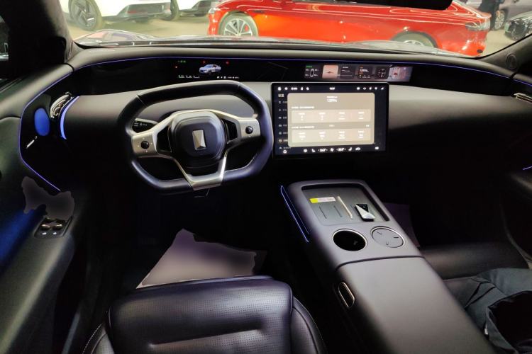 Used  07 2024 Max Extended-Range Edition
