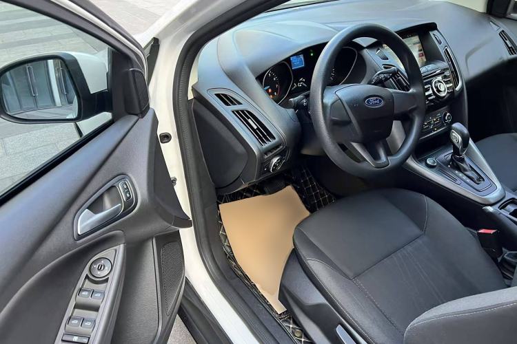 Used Ford Focus 2017 Hatchback 1.6L Automatic Comfort Plus SmartDrive Edition
