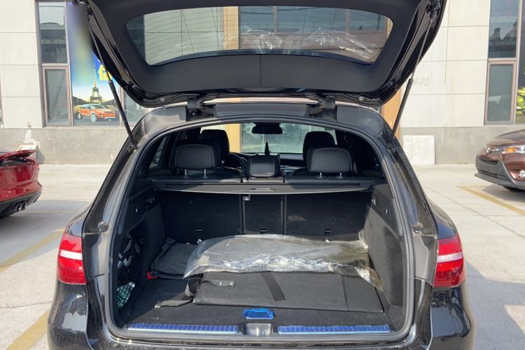 Used Mercedes-Benz GLC 2017 GLC 260 4MATIC Luxury Model
