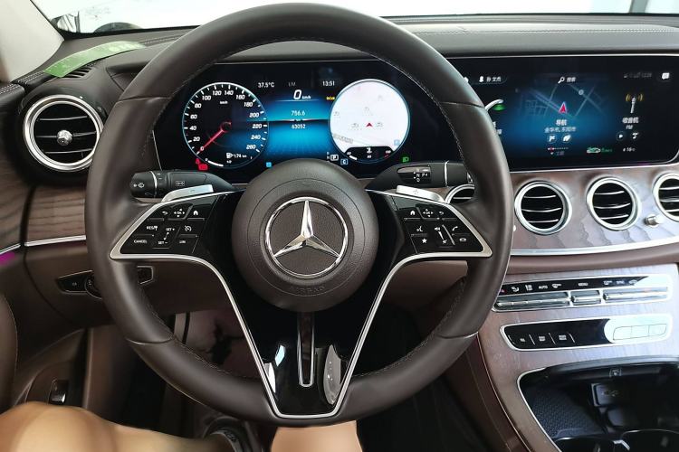 Used Mercedes-Benz E-Class 2023 E 260 L
