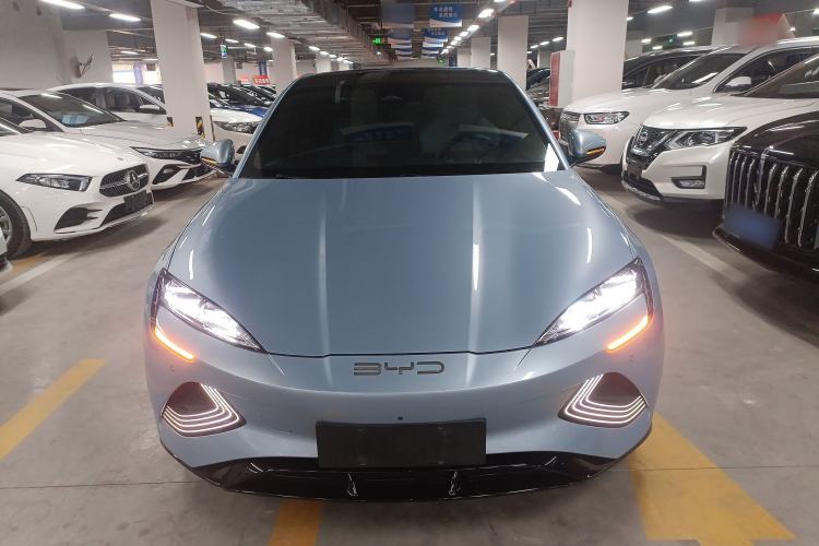 Used BYD Seal 2022 700 km Long-Range Rear-Wheel-Drive Version
