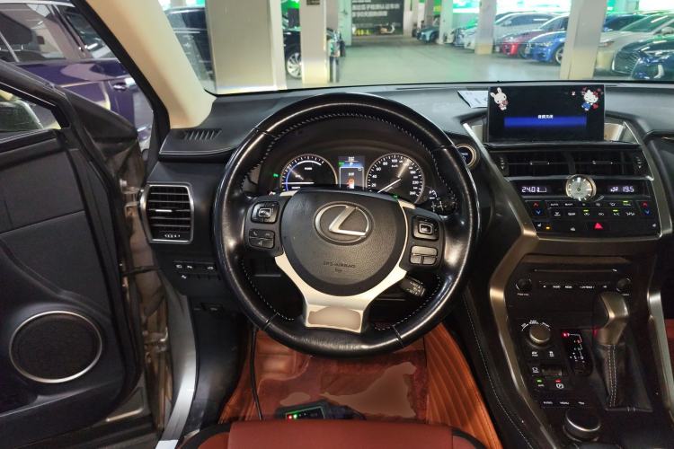 Used Lexus NX 2015 300h All-Wheel-Drive Fēngzhì Edition
