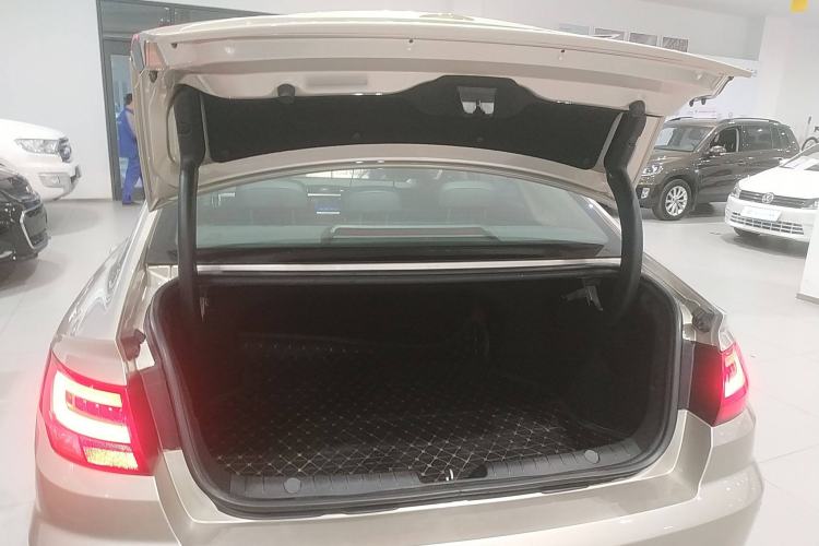 Used Geely Auto Emgrand GL 2017 1.3T Manual Elite Model
