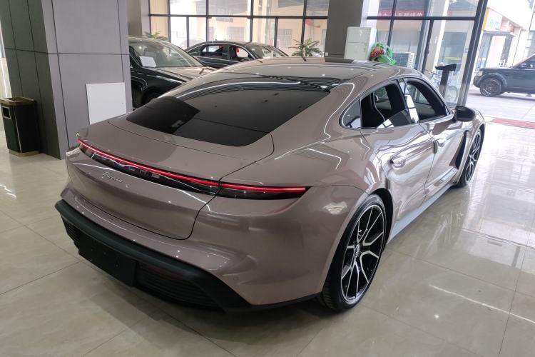 Used Porsche Taycan 2022-Year Updated Taycan