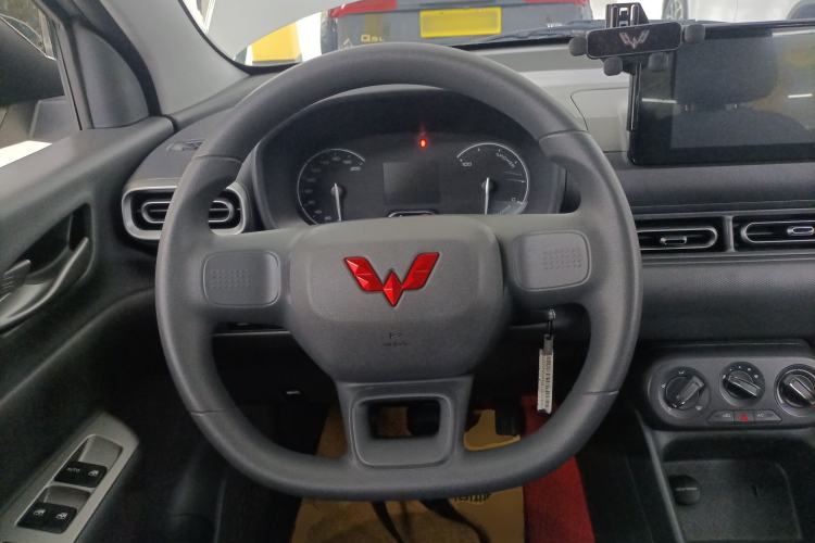 Used Wuling Hongguang New Energy 2025 Extended-Range Hybrid 50KM Comfort Version