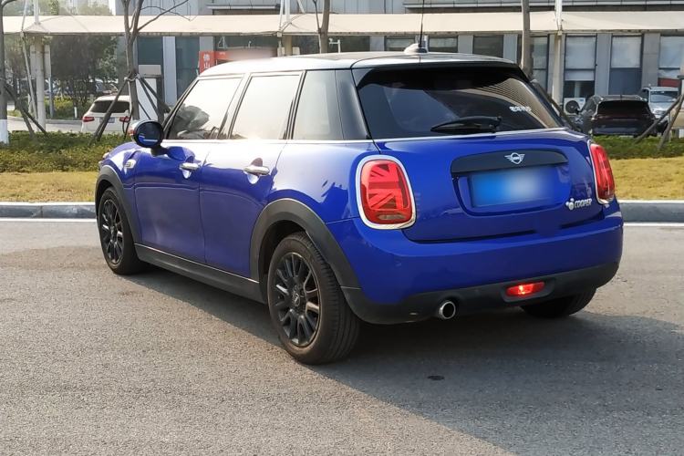 Used  MINI 2019 1.5T COOPER Classic Edition Five-Door Version
